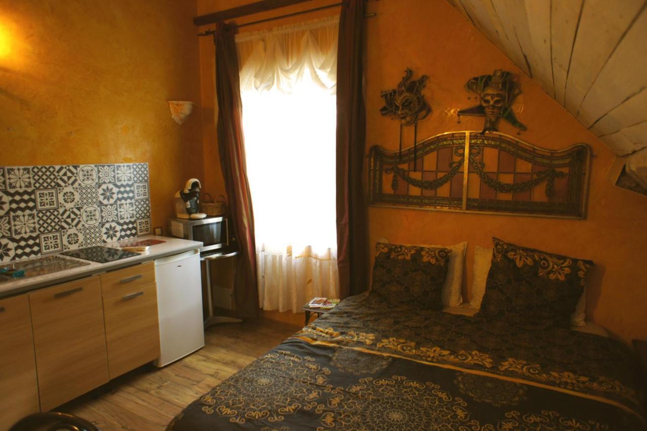 Aux Logis De La Solre Bed & Breakfast Ferrière-la-Petite Dış mekan fotoğraf