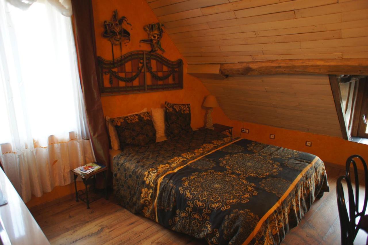 Aux Logis De La Solre Bed & Breakfast Ferrière-la-Petite Dış mekan fotoğraf