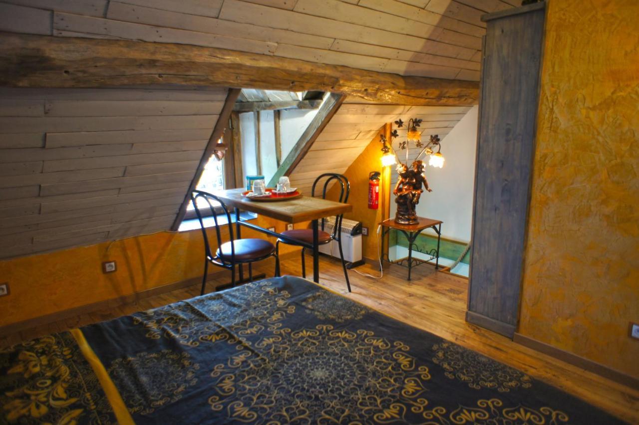 Aux Logis De La Solre Bed & Breakfast Ferrière-la-Petite Dış mekan fotoğraf