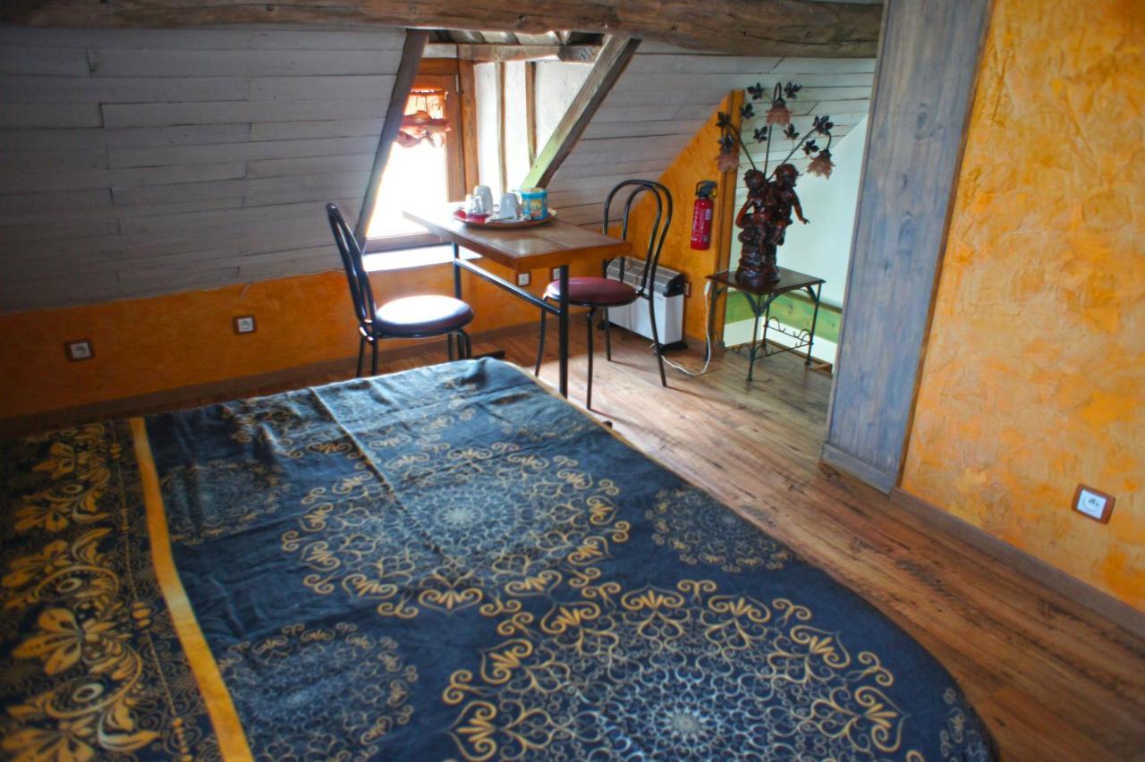 Aux Logis De La Solre Bed & Breakfast Ferrière-la-Petite Dış mekan fotoğraf