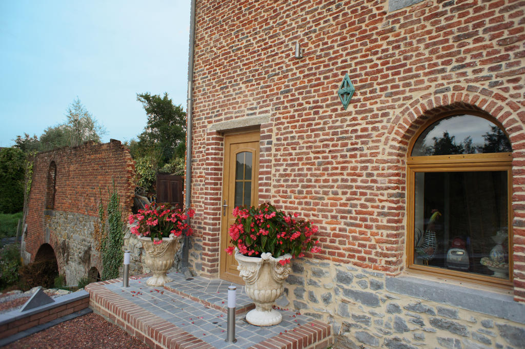 Aux Logis De La Solre Bed & Breakfast Ferrière-la-Petite Dış mekan fotoğraf