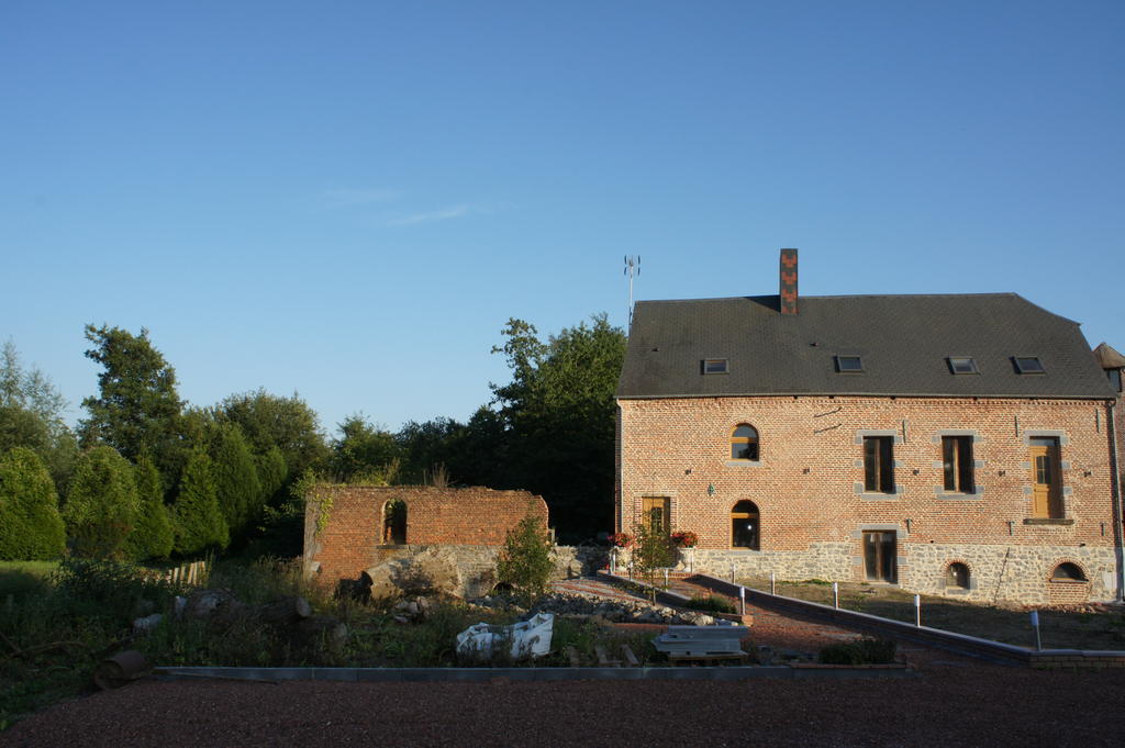 Aux Logis De La Solre Bed & Breakfast Ferrière-la-Petite Dış mekan fotoğraf